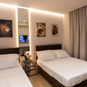Hotel Bee