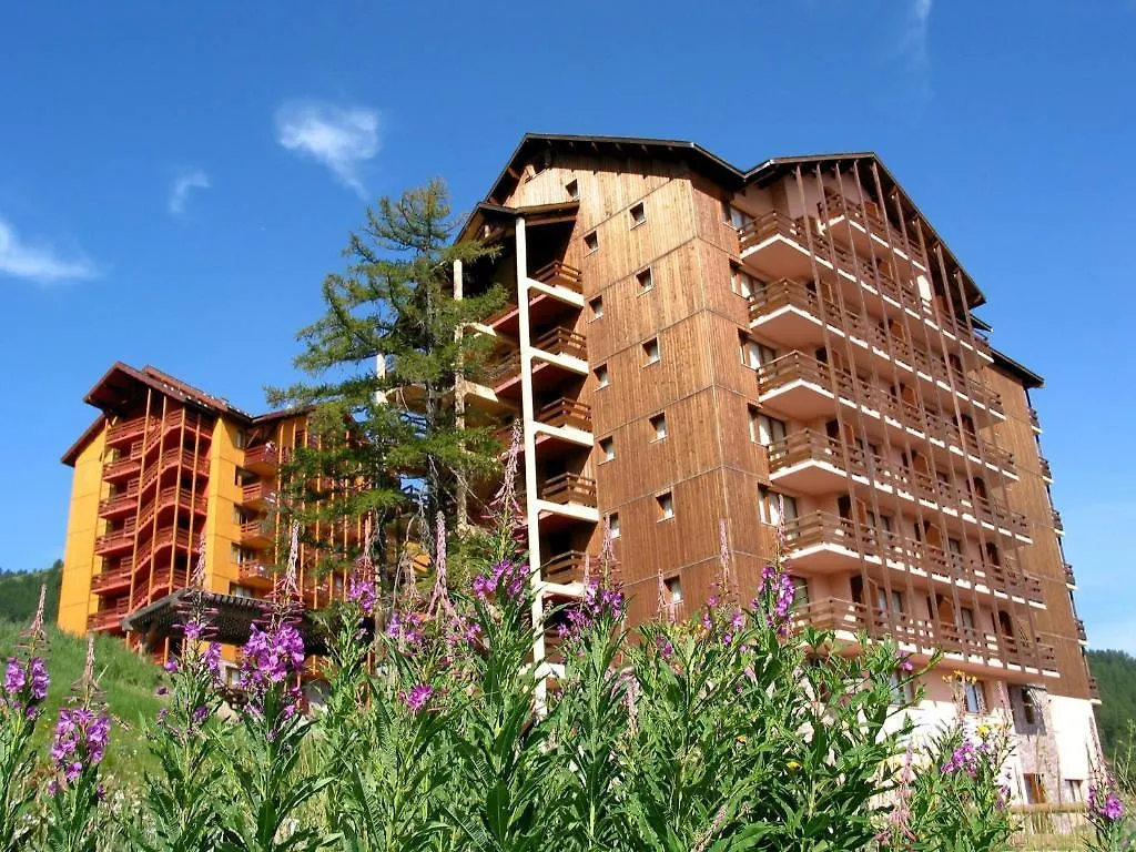 Castor & Pollux Aparthotel Risoul 3*,