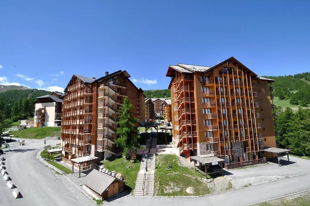 Castor & Pollux Aparthotel Risoul 3*,  France